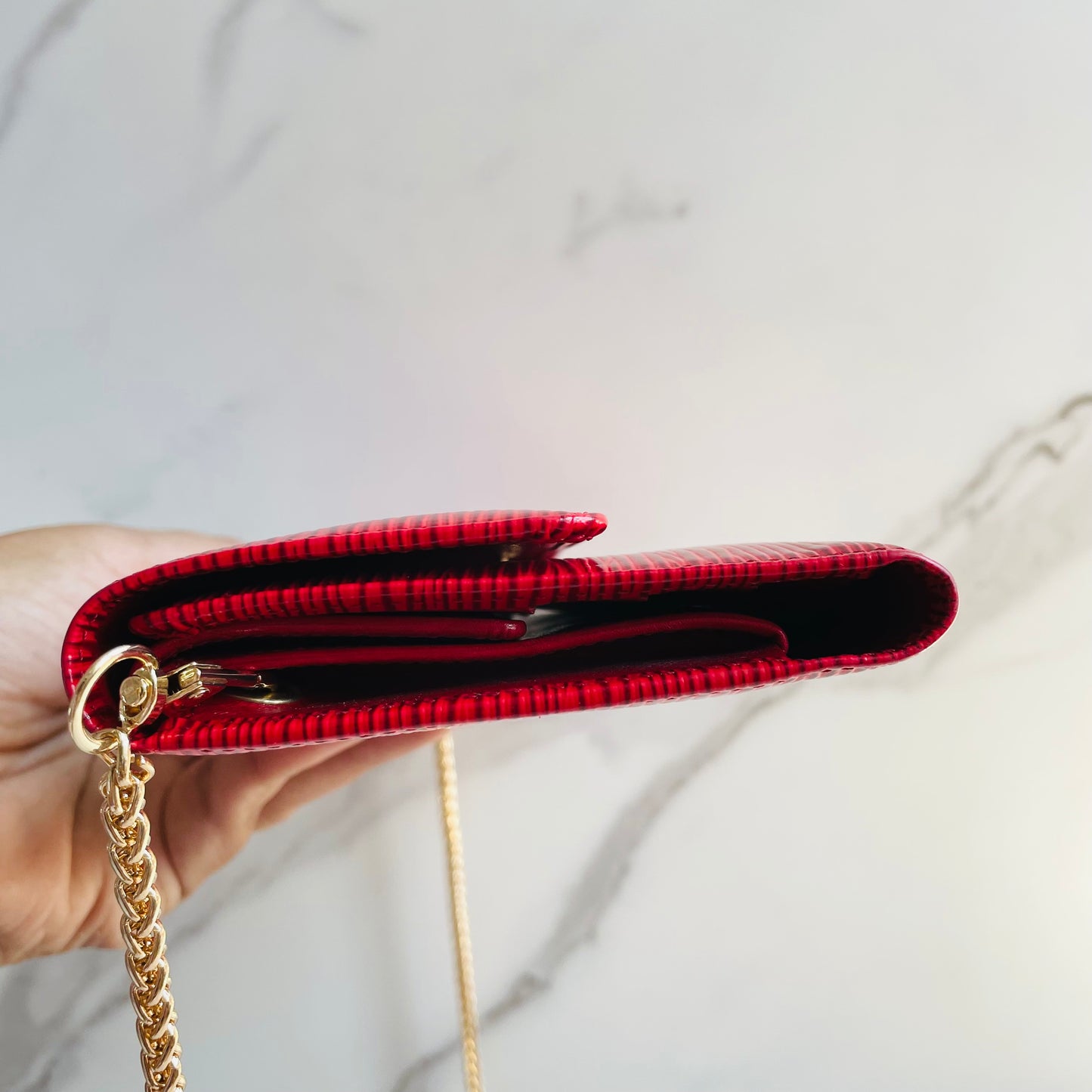 Louis Vuitton International Epi Wallet on chain