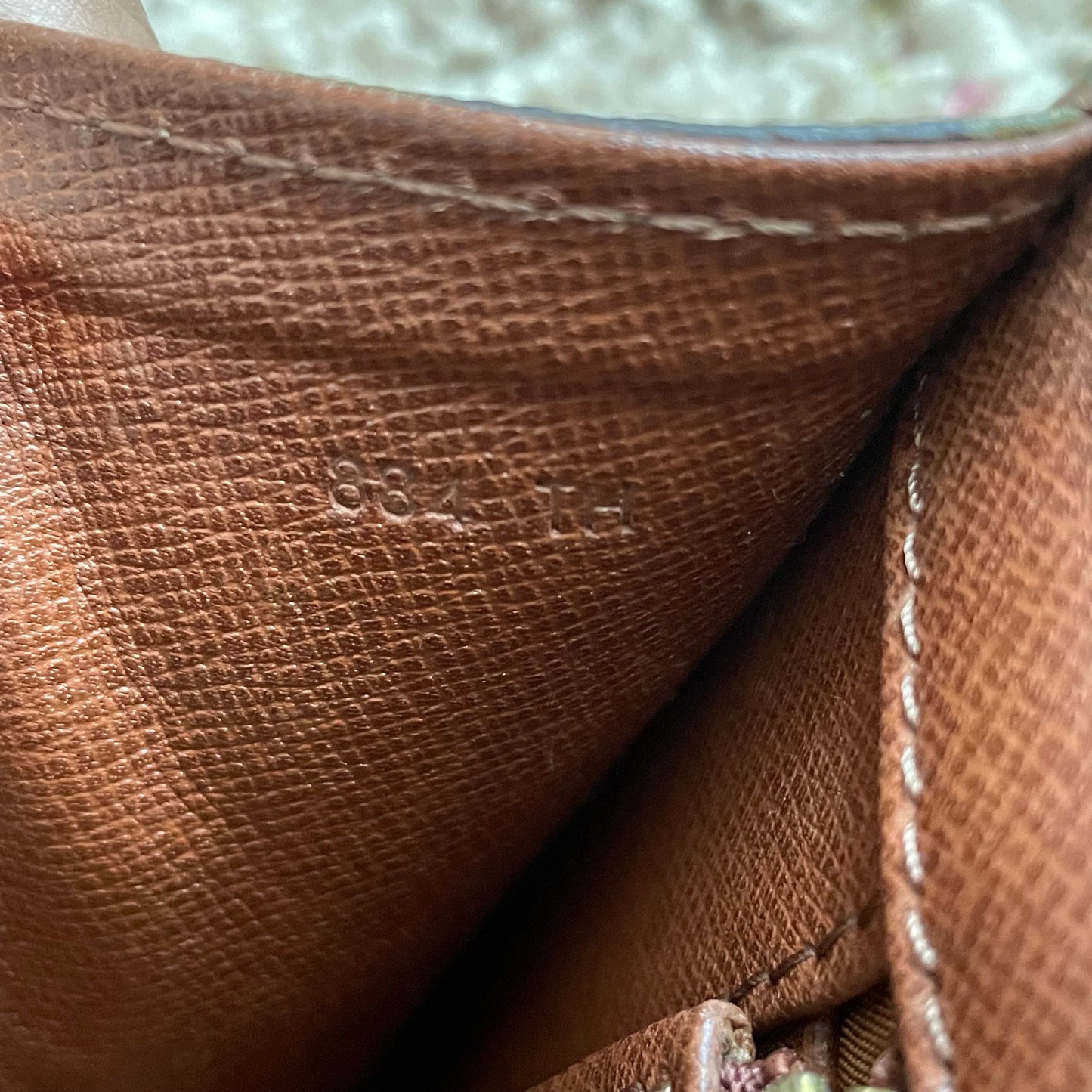 Louis Vuitton LV Dame Pochette Monogram clutch