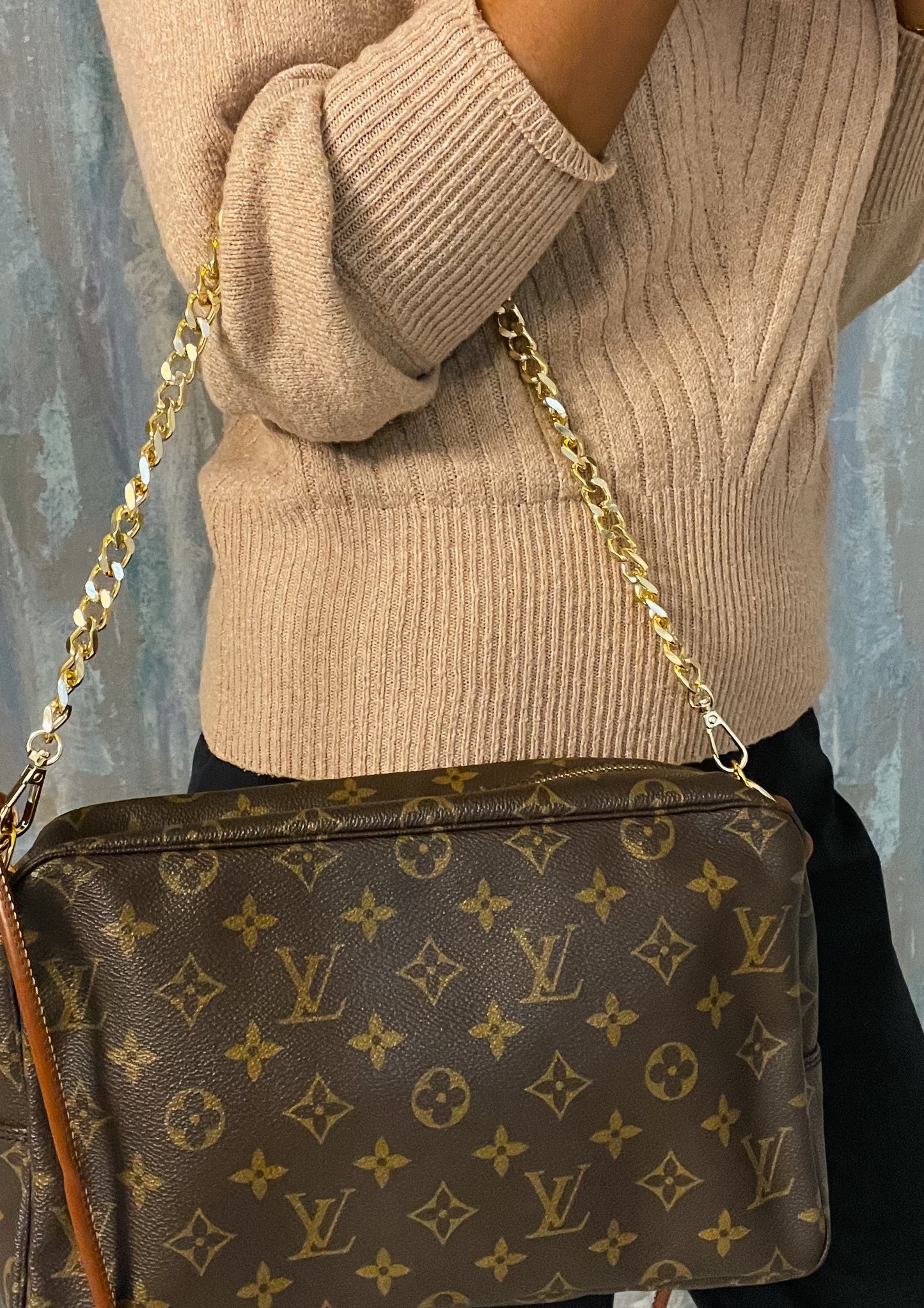 Louis Vuitton Trousseau De Toilette 28 crossbody