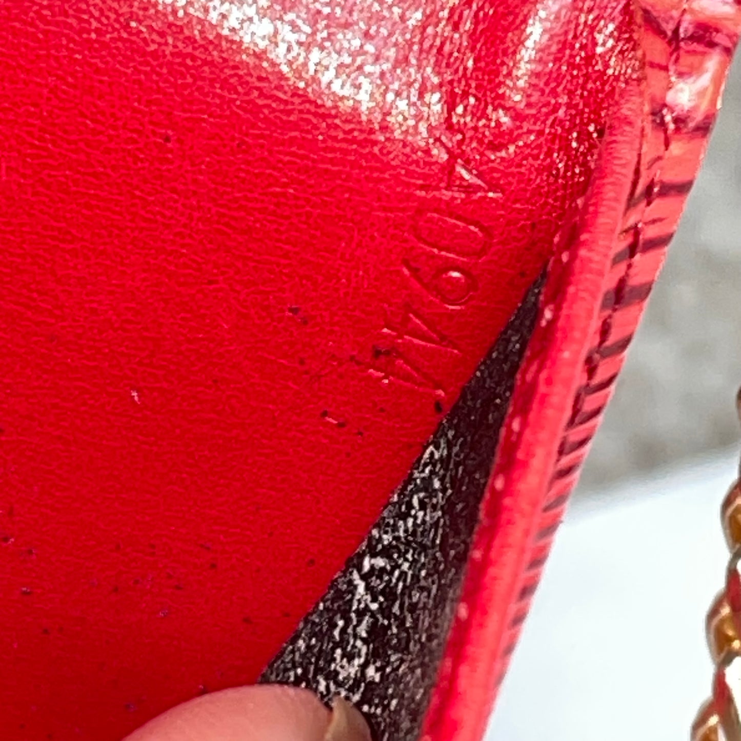 Louis Vuitton International Epi Wallet on chain