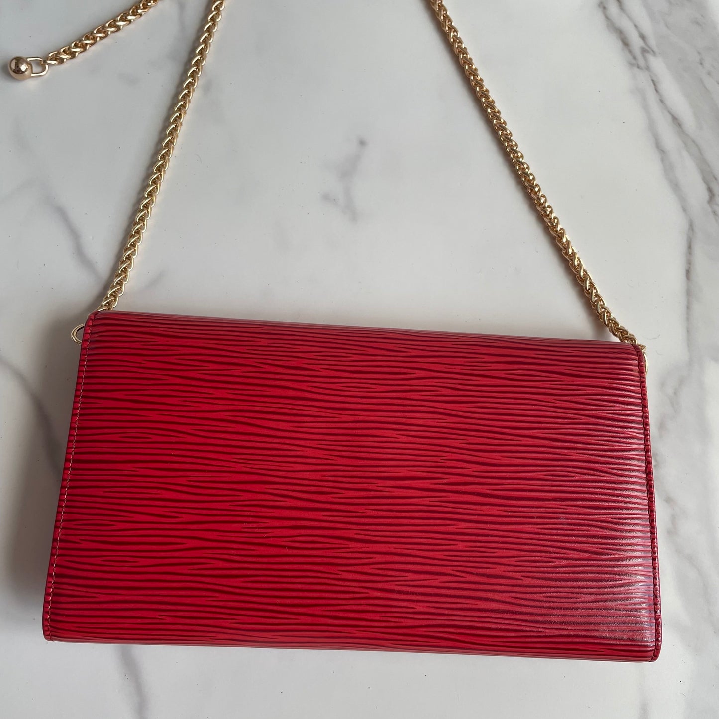 Louis Vuitton International Epi Wallet on chain