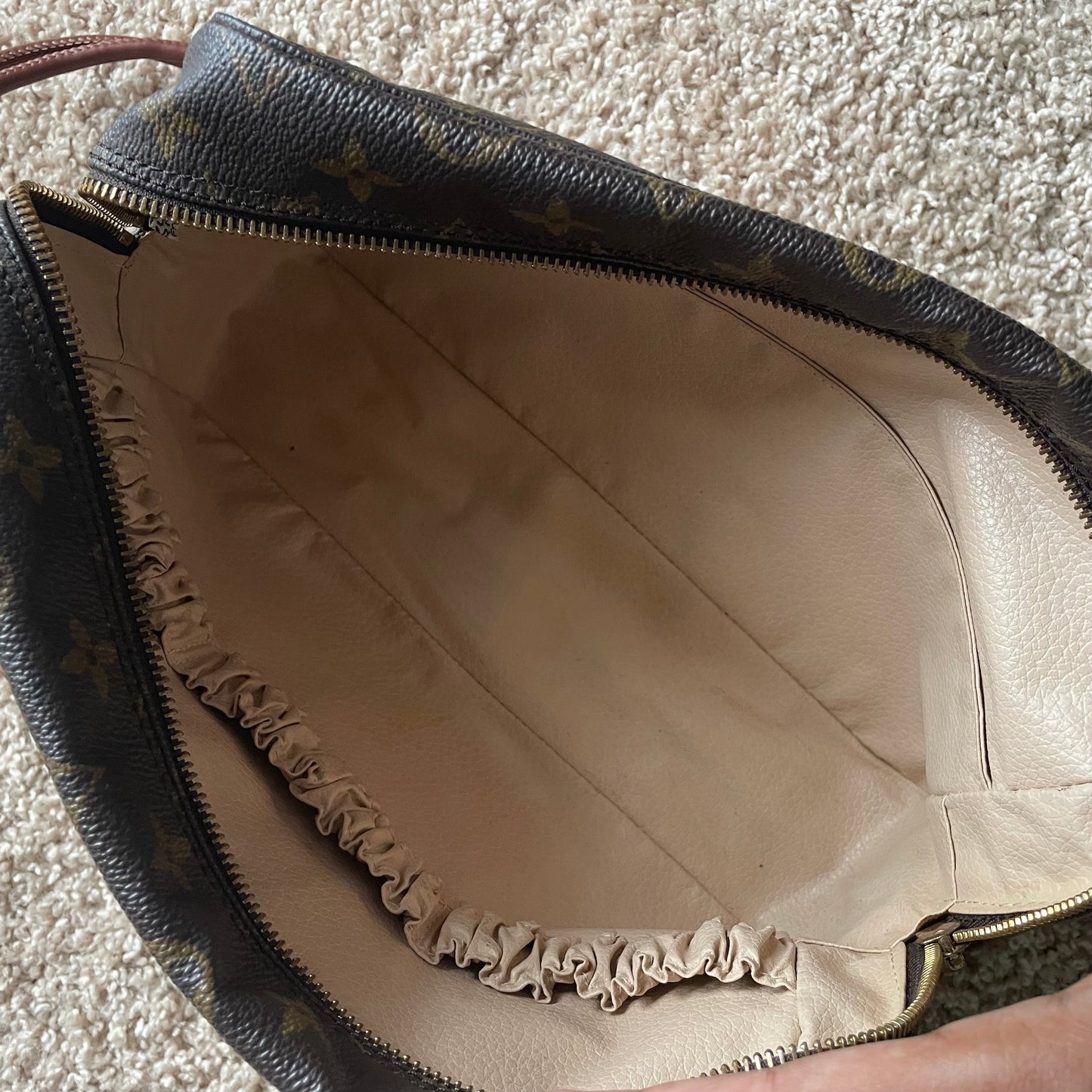 Louis Vuitton Trousseau De Toilette 28 crossbody