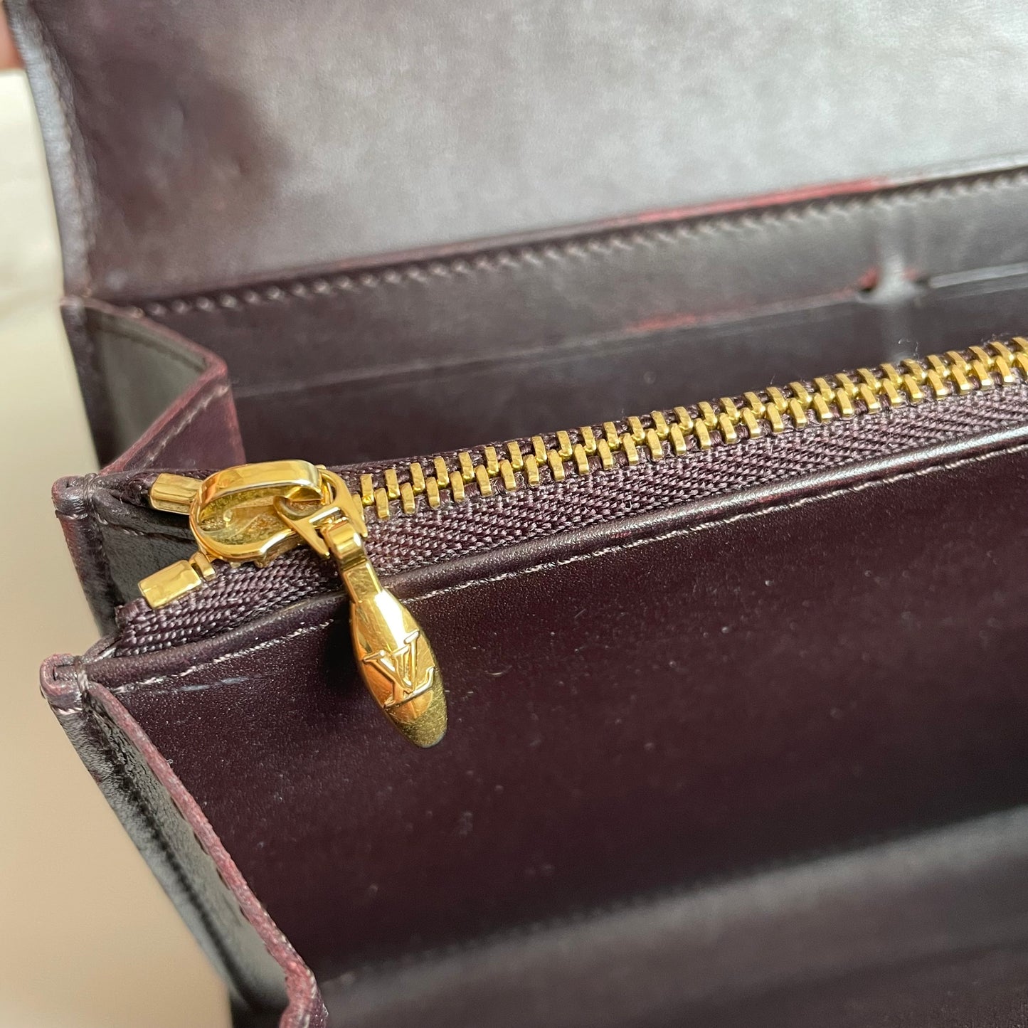 LV Sarah wallet - Amarante Vernis