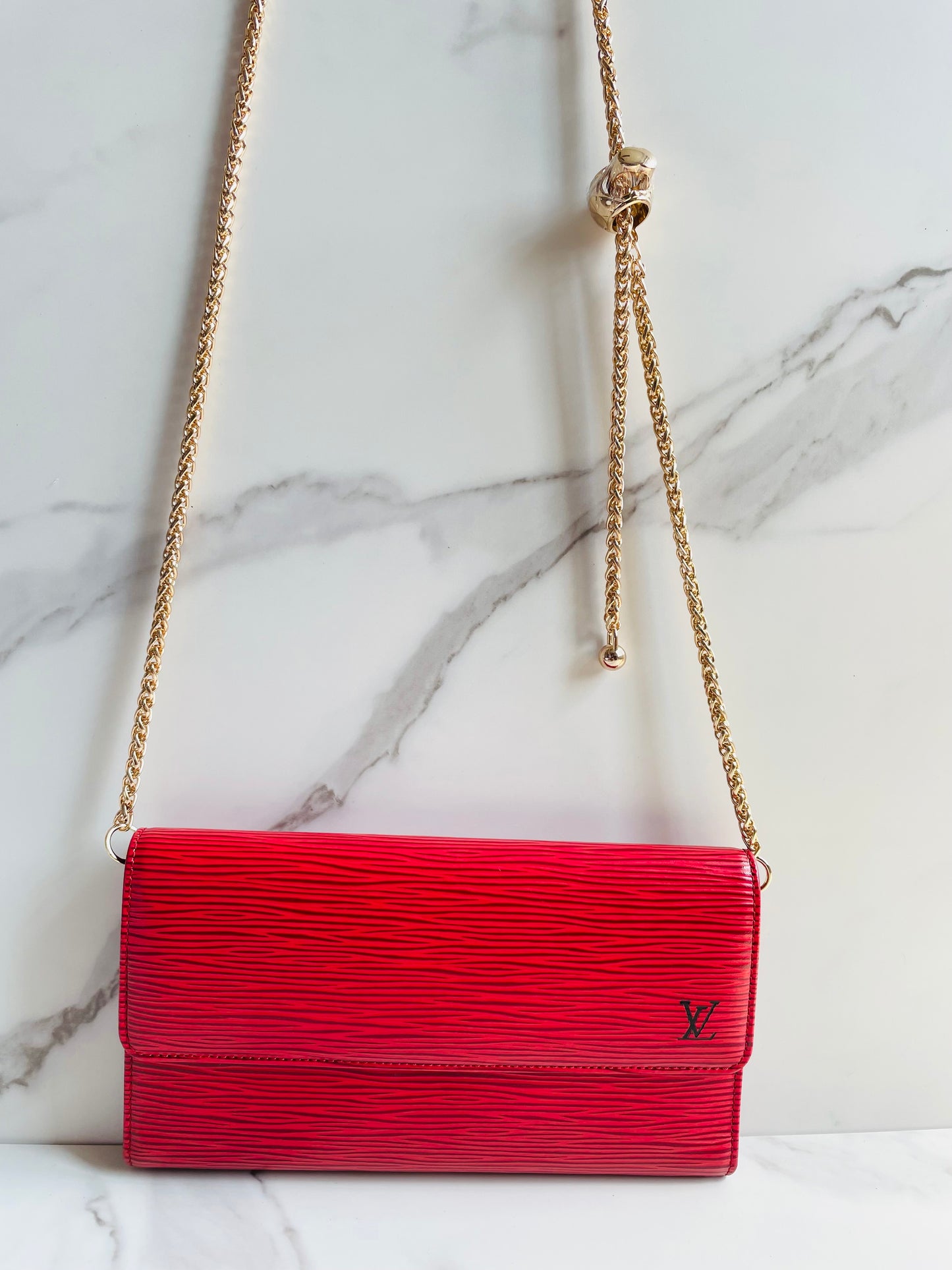 Louis Vuitton International Epi Wallet on chain