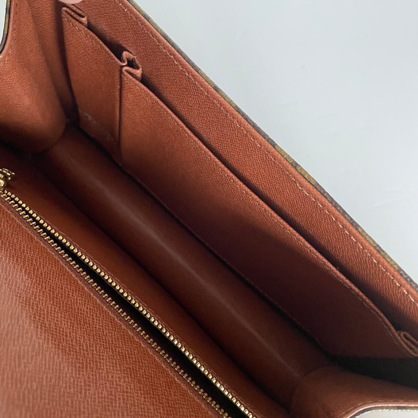 Louis Vuitton LV Dame Pochette Monogram clutch