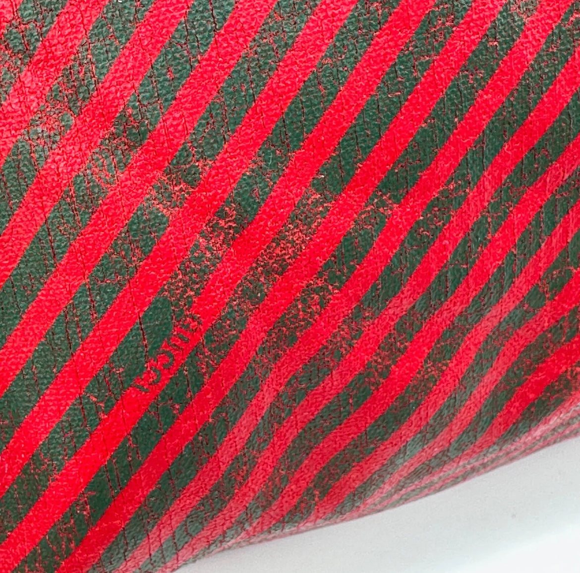 Authentic vintage Gucci clutch with strap