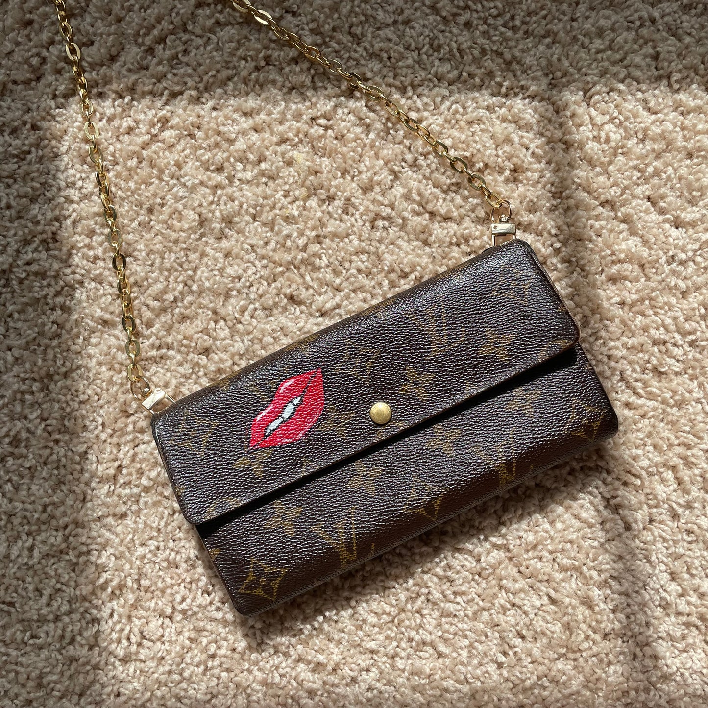 Louis Vuitton Sarah Wallet on Chain
