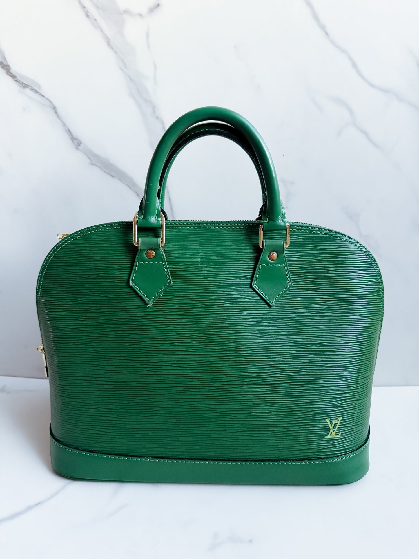 Authentic Louis Vuitton Epi Leather Alma