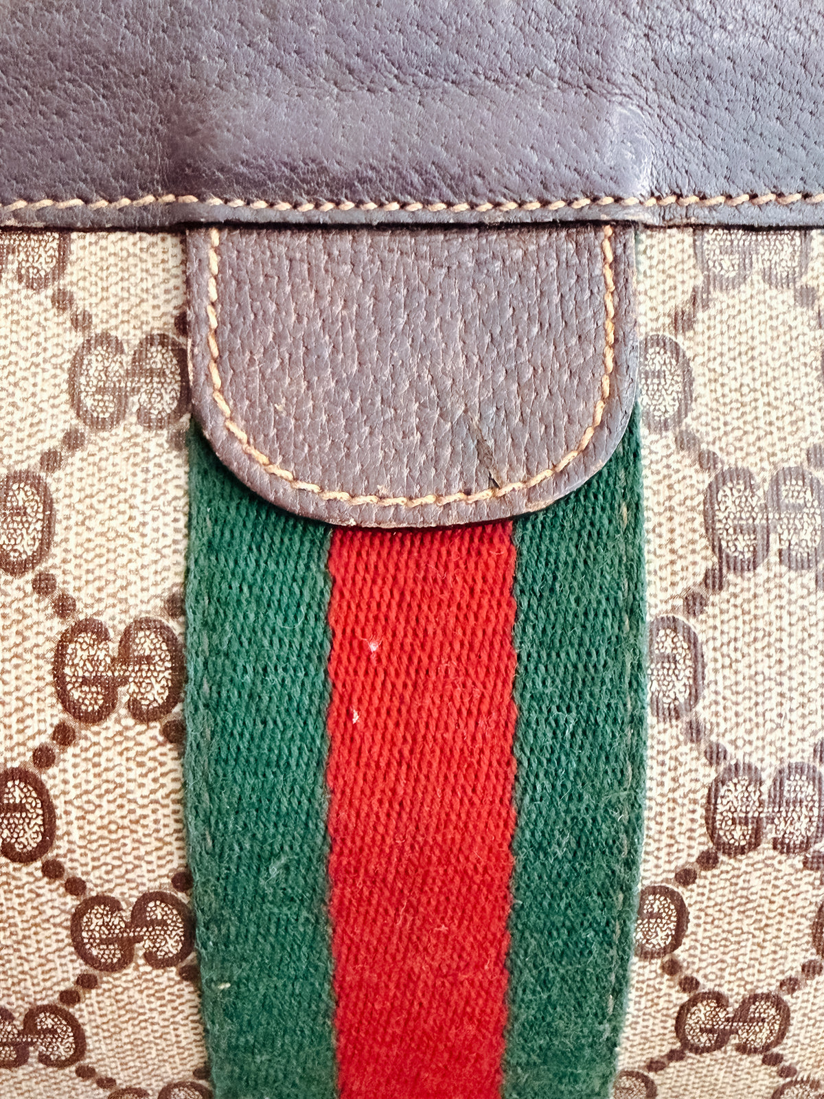 Gucci GG Sherry Line clutch on strap