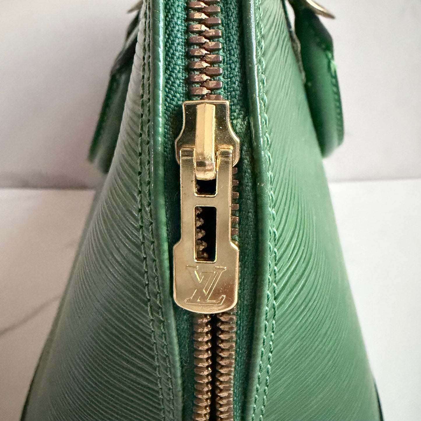 Authentic Louis Vuitton Epi Leather Alma