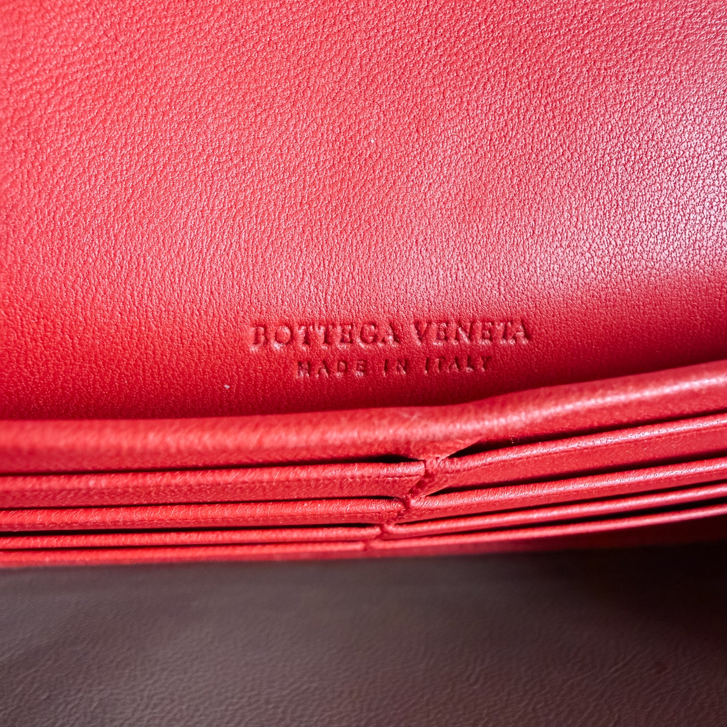 Bottega Veneta wallet on chain