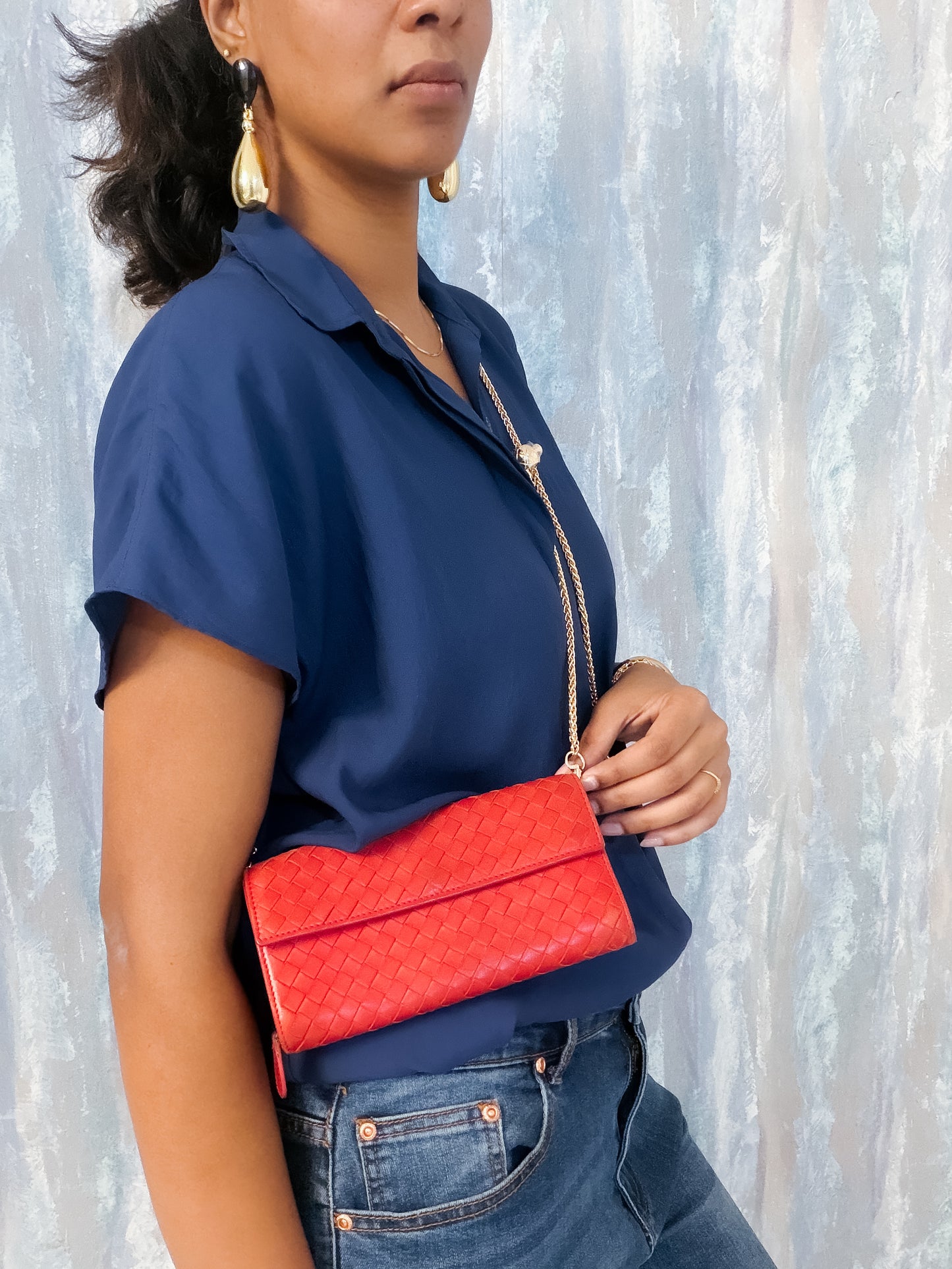 Bottega Veneta wallet on chain