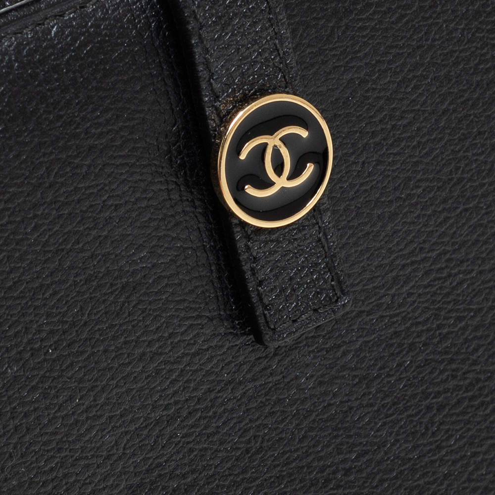 Authentic vintage Chanel Black Leather CC Button Continental Wallet