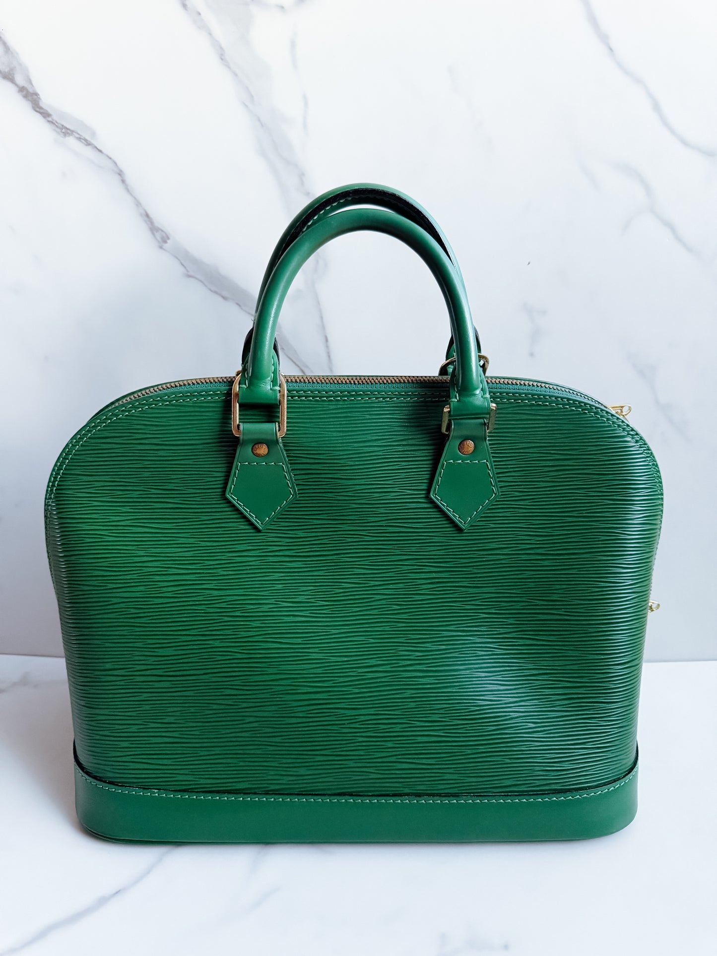 Authentic Louis Vuitton Epi Leather Alma