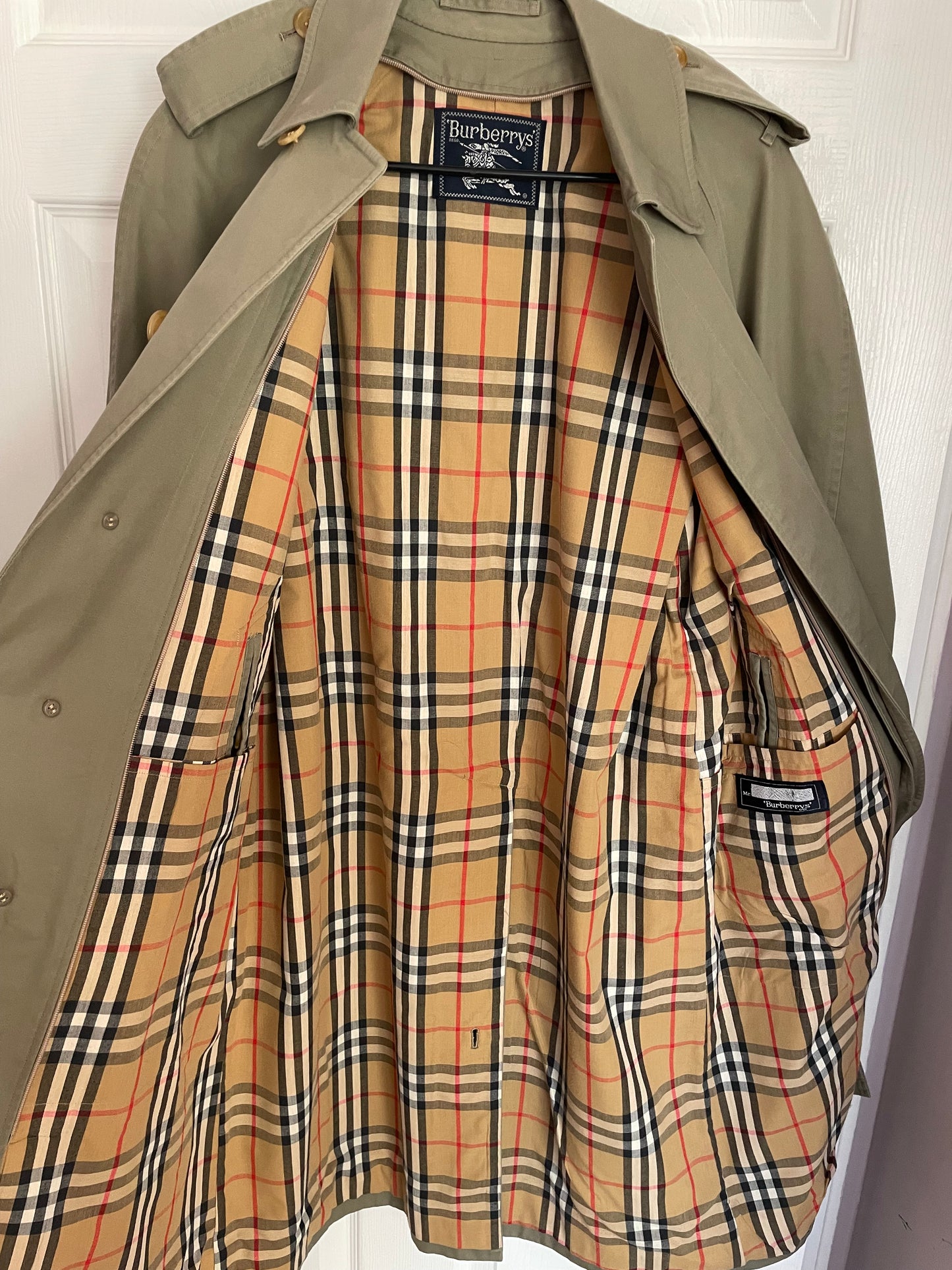 BURBERRY Classic Trench Coat Large