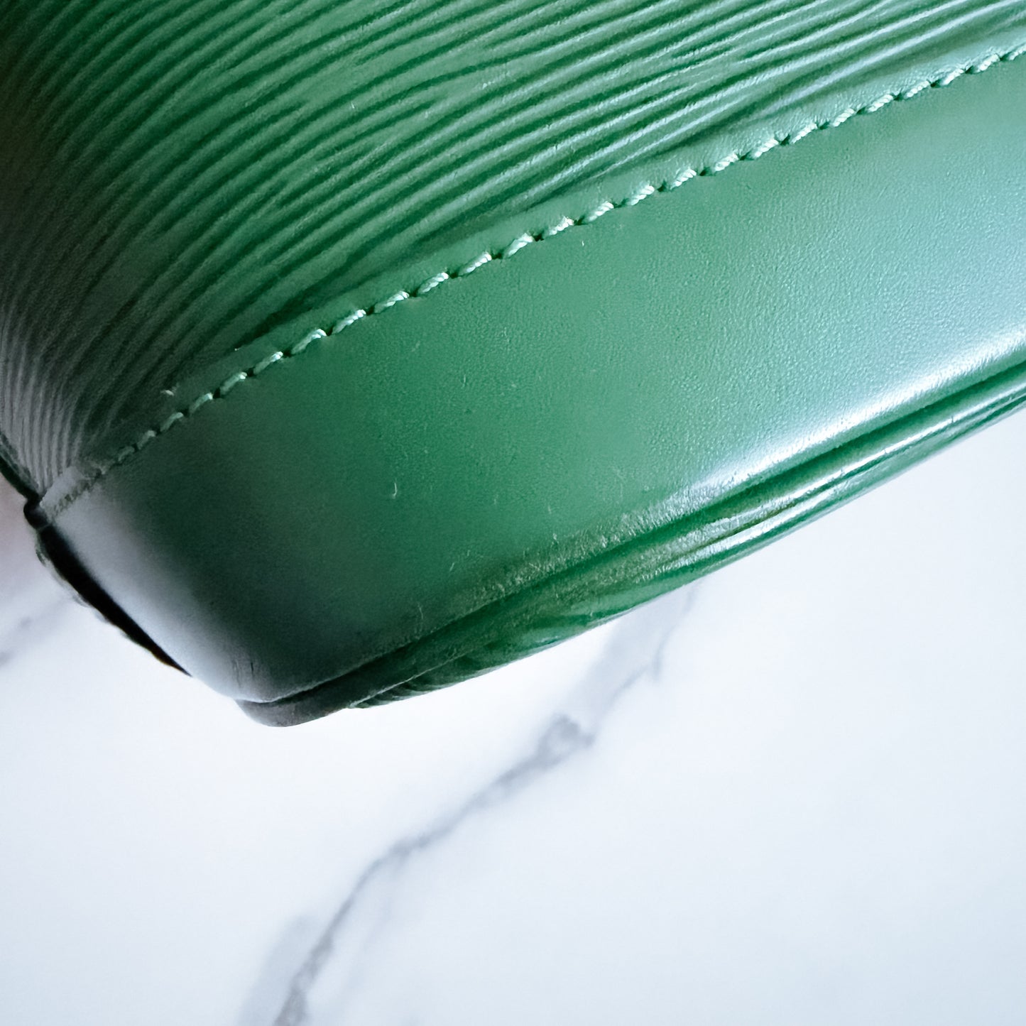 Authentic Louis Vuitton Epi Leather Alma