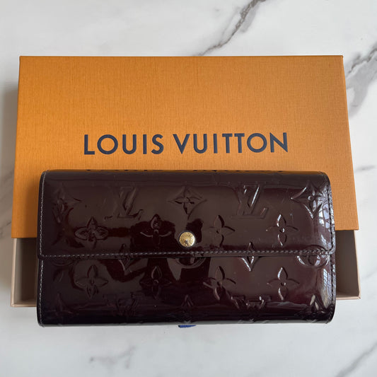 LV Sarah wallet - Amarante Vernis
